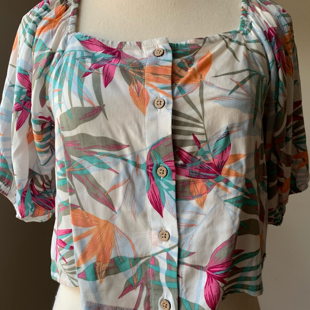 NWT- Roxy pure sugar crop top white floral - size XS - Picture 8 of 10